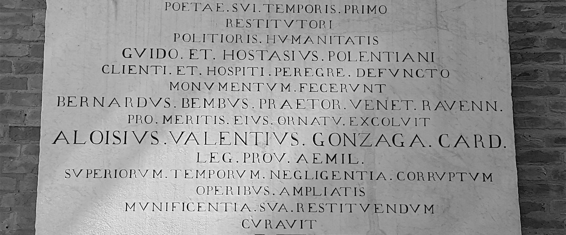 Tomba di Dante iscrizione photo by Opi1010